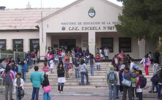 La Escuela 327 es la que presta el servicio a la mayor cantidad de niños.