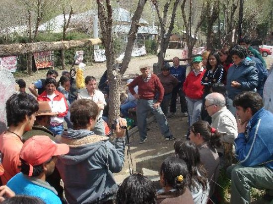 Funcionarios provinciales prometieron obras y planes sociales en Manzano Amargo. 