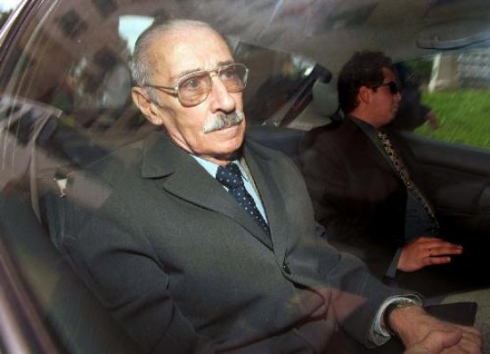 Videla fue indultado en 1990 por Menem, pero la Justicia volvi a encarcelarlo en causas vinculadas con el robo de bebs. 
