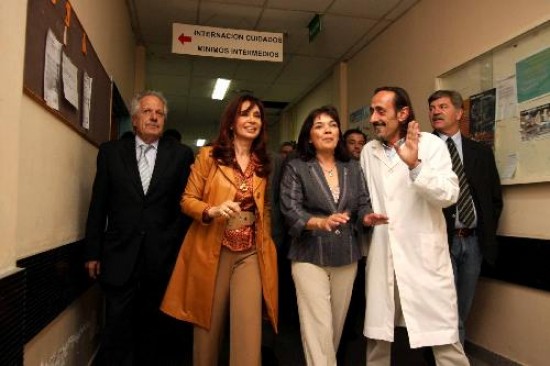 Saiz, Ura y Toundain guiaron a Cristina en el hospital de Viedma. 