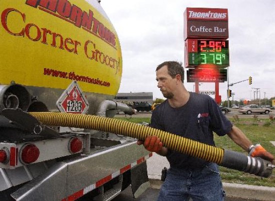 En Estados Unidos cae la demanda de combustible. 
