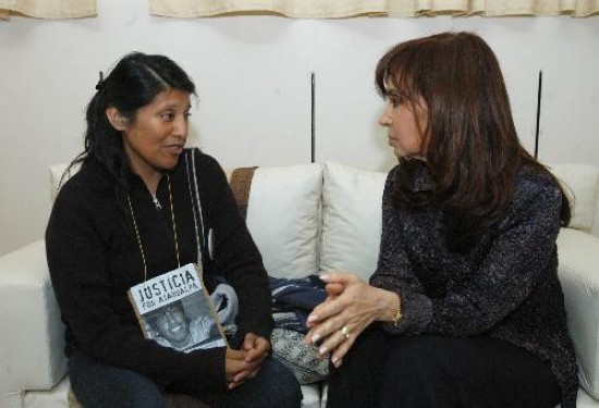 Julieta Vinaya, mam de Atahualpa, pidi el martes a Cristina Kirchner la ayuda tcnica de la Nacin. 