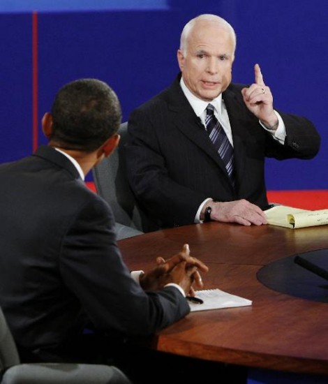 Los ataques de McCain a Obama marcaron la tendencia del debate. 
