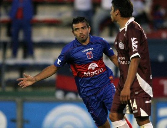 Morel hizo dos goles y fue una de las figuras del escolta del torneo. 