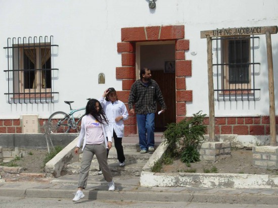 Los docentes describieron el hecho en la comisara local y lo vincularon con sus manifestaciones contra el gobierno provincial. 