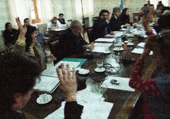 La designación del defensor del Pueblo de Bariloche sigue generando reproches. 
