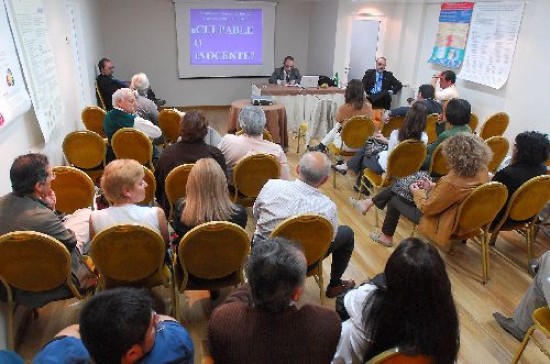 Las jornadas se realizaron en el saln de un hotel cntrico de la capital neuquina. 