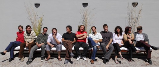 En la foto los artistas que participarán: Gladys Aristimuño, Luis Cide, Ernesto Pugni, Luis Andrade, Andrés Furh, Enrique Caneo, Martín Zárraga, Mauricio Costanzo, Sabina Moruat, Gustavo Giannini y Mauricio Lusardi. (FOTO: Ale Carnevalle)