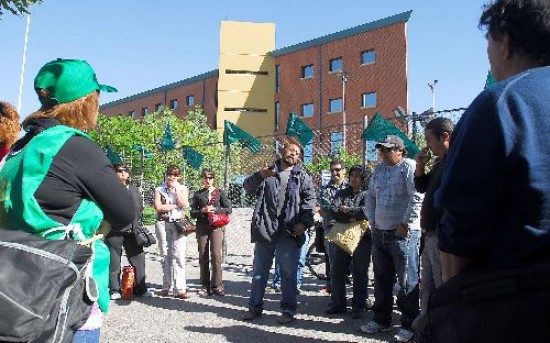 El lunes manifestantes insultaron y escupieron a la presidenta del CPE. 