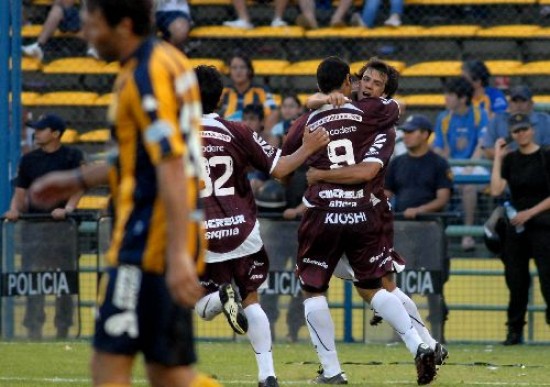 Los delanteros Jos Sand y Diego Lagos anotaron los dos goles de un 