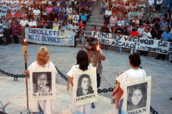 Durante la primera marcha, se congregaron más de 20.000 personas. Pocos son los que siguen pidiendo justicia. 