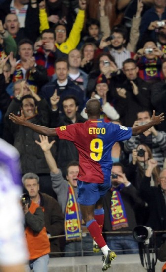 Etoo fue la pesadilla del Valladolid. Higuan tuvo una tarde soada y nadie se acord de la ausencia de Van Nistelrooy 