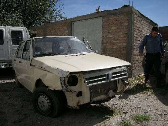El Fiat Duna de DAngelo fue golpeado contra los derivadores de la ruta 22 y contra un camin antes de ser alcanzado por la polica. 