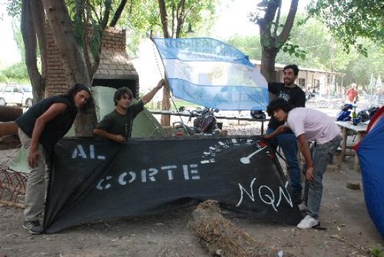 Los primeros motoqueros en llegar a la isla 92 emplazaron sus carpas en el predio que este ao luce impecable.