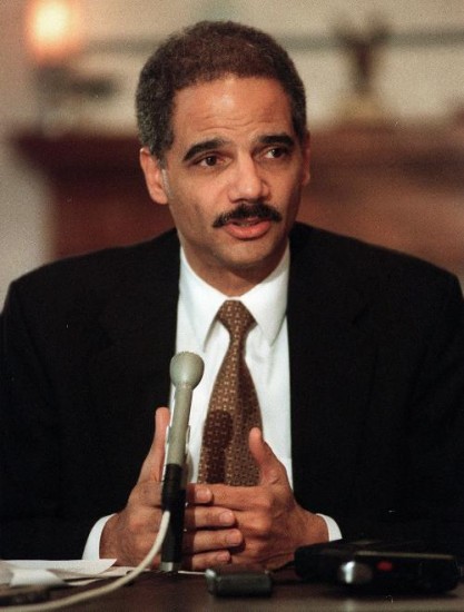 Eric Holder podria convertise en el primer negro en ocupar el Departamento de Justicia. 