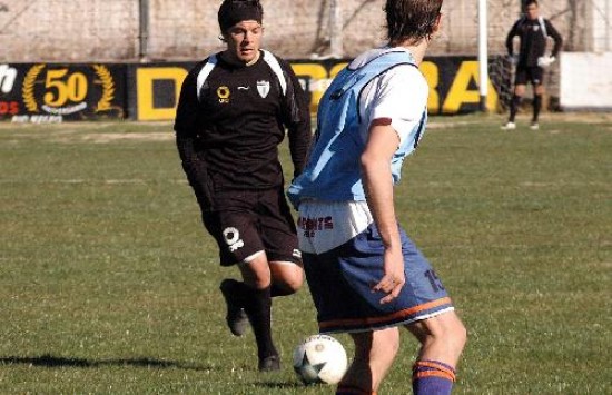 Orlando Porra volver a tener una oportunidad entre los titulares. 