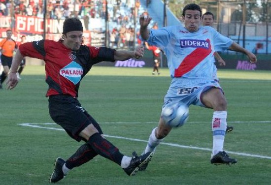 Diego Torres vs. Anbal Matelln, un duelo que casi siempre gan el defensor. 
