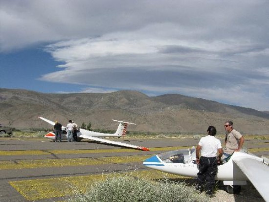 Los amantes del vuelo a vela se dan cita en el norte de la provincia. Llegaron visitantes de Hait y de las Islas Canarias. 