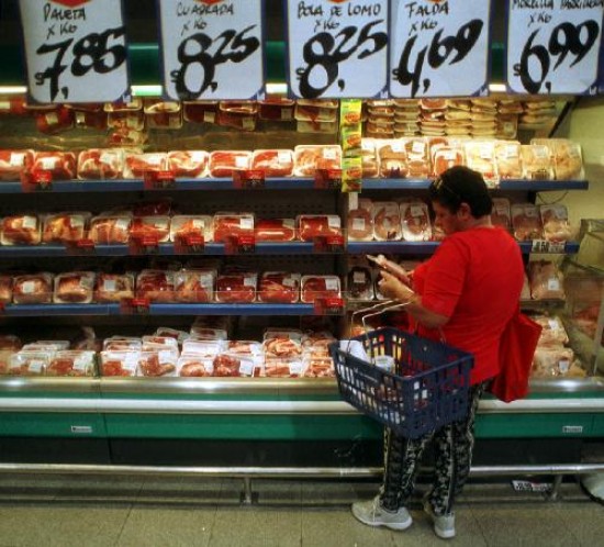 Las ventas de cortes crnicos crecieron un 30% en los supermercados. 