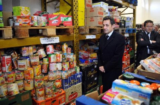 Los franceses estn sientiendo las consecuencias de la poca actividad econmica. Por eso, Sarkozy planea estimular la economa con obras pblicas y subsidios. 