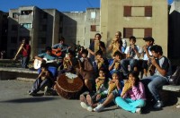 Los chicos, que primero fabricaron sus propios instrumentos andinos, terminaron convirtindose en un verdadero conjunto musical. 