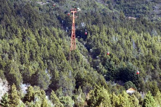 Las tierras ofrecidas para su comercializacin estaban ubicadas en la riesgosa ladera norte del cerro Otto. 