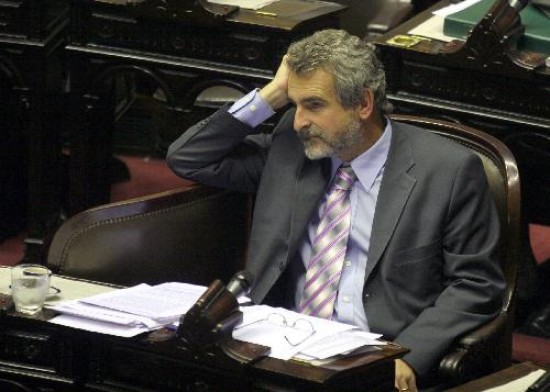 El jefe del bloque de Diputados fustig a Cobos. 