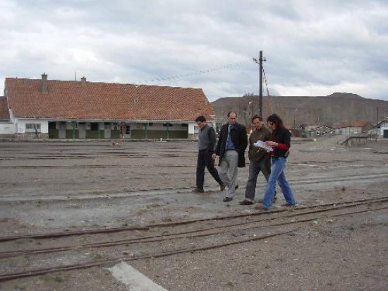 No hubo avances en la zona del ferrocarril, donde se tiene que montar el vivac. 