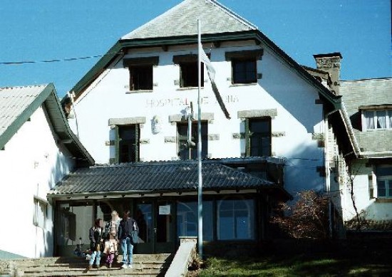 El pequeo fue atendido en el Hospital Zonal de Bariloche, pero los mdicos nada pudieron hacer para salvarlo. 