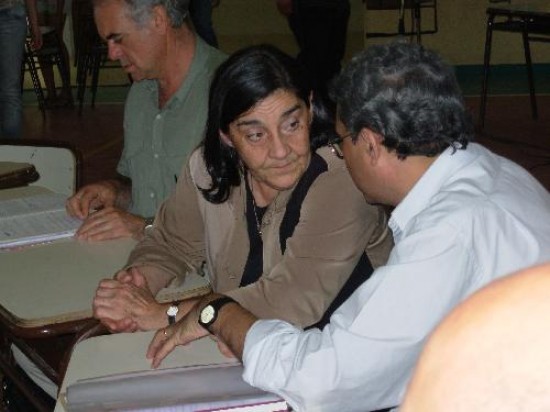 La vicerrectora Teresa Vega con el intendente Carlos Lator. 