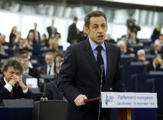 Los parlamentarios europeos rechazaron extender la jornada a 65 horas semanales, como peda Sarkozy. 
