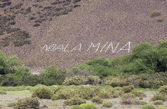 La iniciativa para explotar la cantera de cobre en el paraje Campana Mahuida moviliza cada vez ms a la comunidad de Loncopu. 