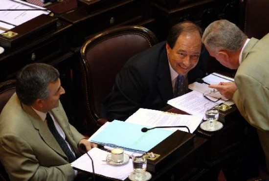 Ernesto Sanz, jefe del bloque en el Senado, carg contra radicales rionegrinos. 