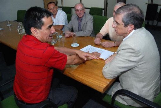 Rioseco y Bertoya firmaron el acuerdo. Los trabajos se iniciaran en 30 das. 