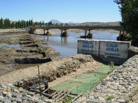 Si es necesario, el municipio retomar las tareas para que el agua llegue a las tierras en produccin. 