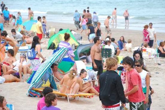 El ltimo da del 2008 les dio a los visitantes sol, calor y playa. Una buena despedida. 