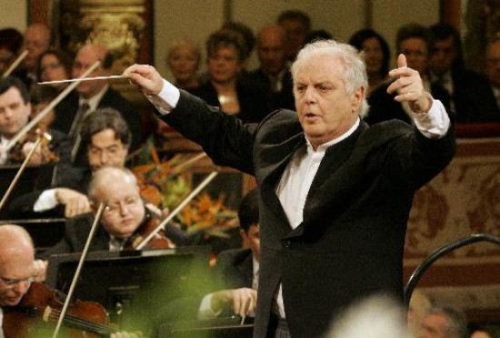 El prestigioso maestro argenino-israel durante el Concierto de Ao Nuevo de la Filarmnica de Viena. 