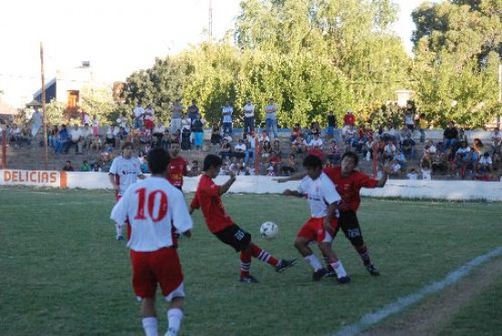 Deportivo Beltrn y Sportsman disputarn hoy la final por el campeonato de verano. 