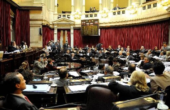 La frrea hegemona K en el Senado comenz a resentirse desde el conflicto con el campo. Y ahora vienen los recambios. 