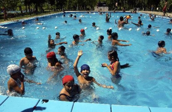 La natación será una de las principales actividades en todas las colonias. 