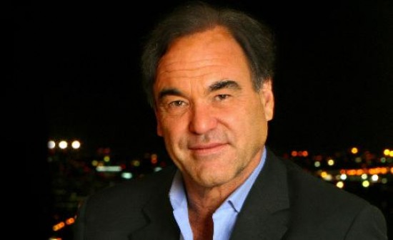 Oliver Stone se meti con Eva y arde Troya en el PJ. 