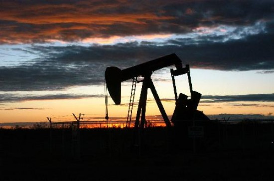 El petróleo cotizó por encima de los 120 dólares por barril en los mercados internacionales hasta hace unos meses. Ayer estaba en 35. 