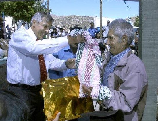 El gobernador en el acto por el dcimo aniversario de la comisin de fomento. 