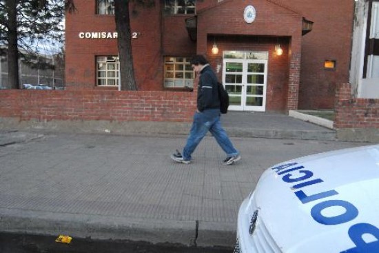 En la Comisara Segunda ayer se investigaba el origen del conflicto entre los jvenes de la toma. 