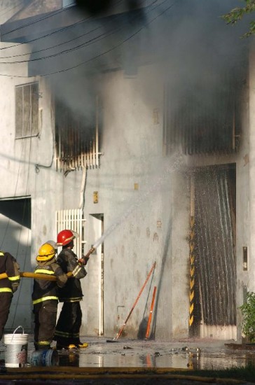 Las explosiones que se escucharon hicieron que varios vecinos se autoevacuaran. 