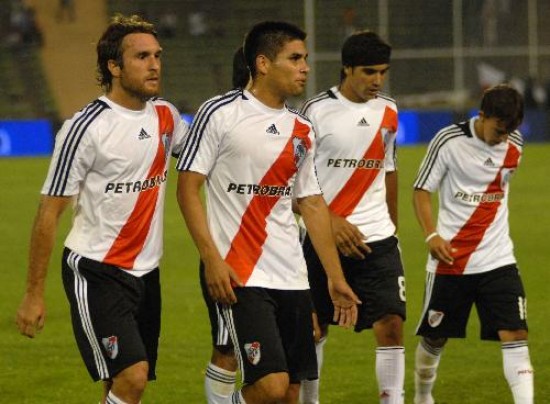 Mientras el capitn dijo que fue mal expulsado ante Racing, el entrenador espera confiado su primer 