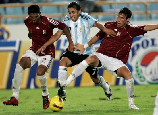 Eduardo Salvio marc el gol del empate argentino ante Venezuela. 