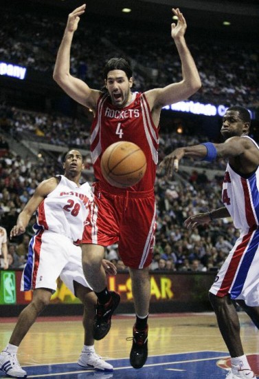 Scola fue el mejor de los Rockets. 