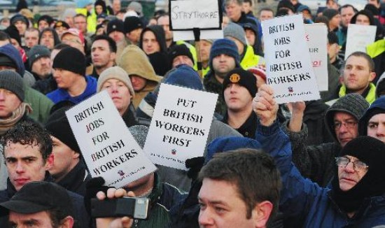 Los trabajadores britnicos no quieren puestos para italianos y portugueses en las refineras. 