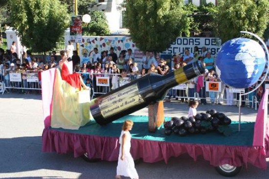 Las carrozas alegricas son uno de los nmeros ms esperados de la Fiesta. 